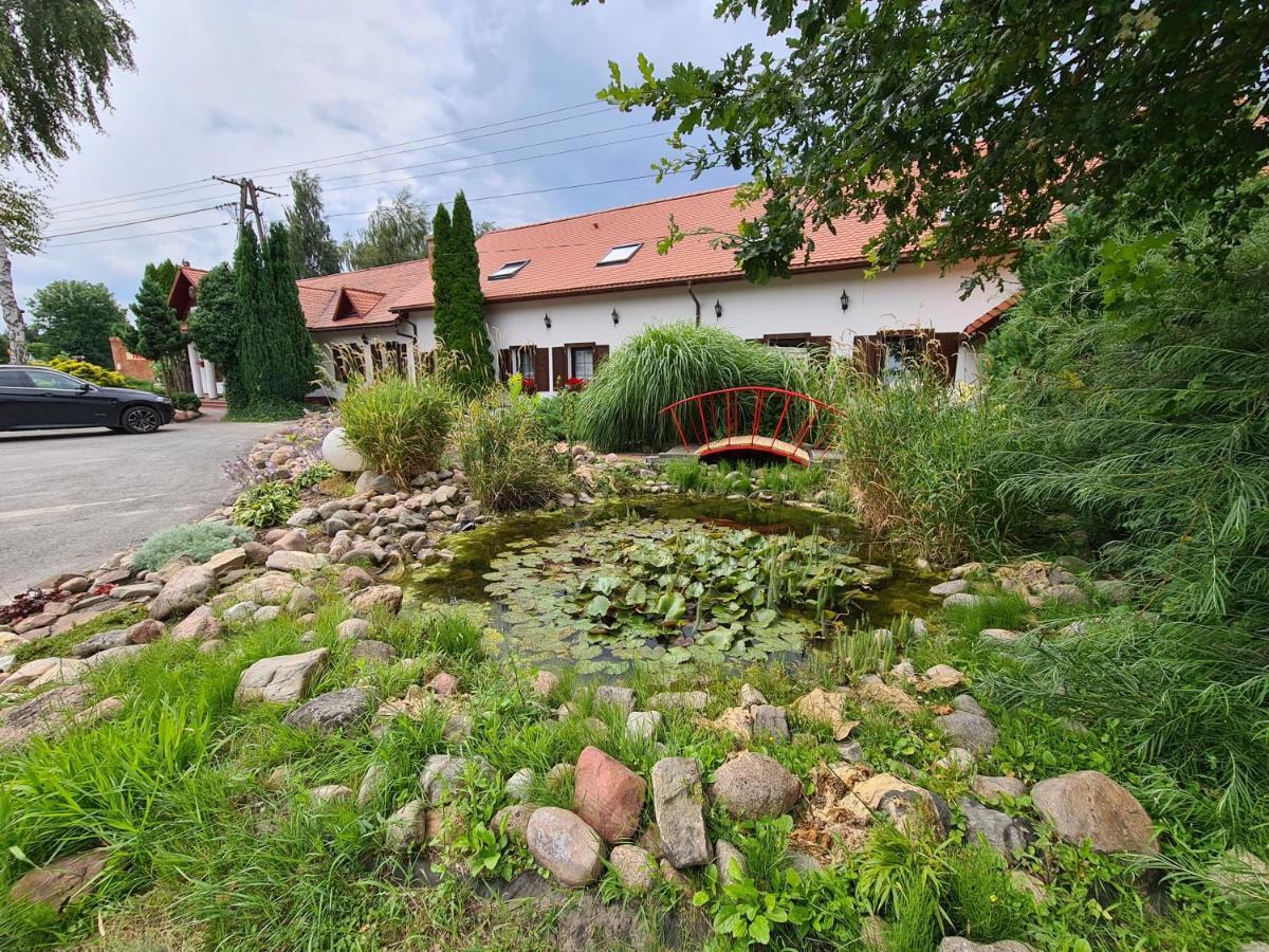 Motel I Restauracja "Pod Baszta" Naglowice Exterior photo